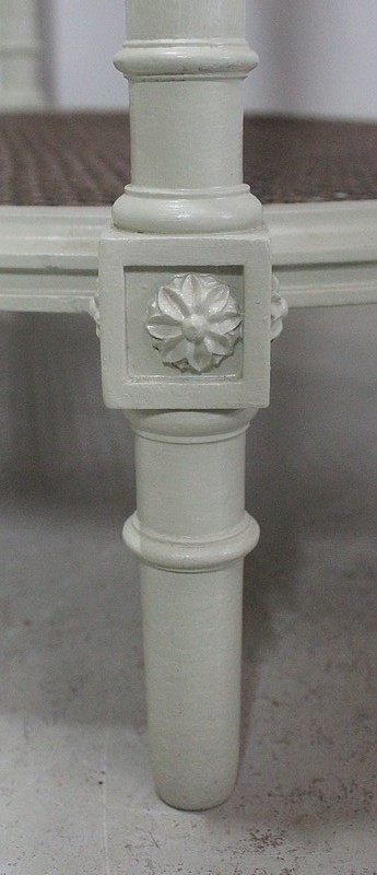 Holzsockeltisch Rechampi und Cannage im Stil von Louis XVI - 1920