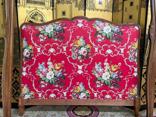 Lit Capitonné De Style Louis XV