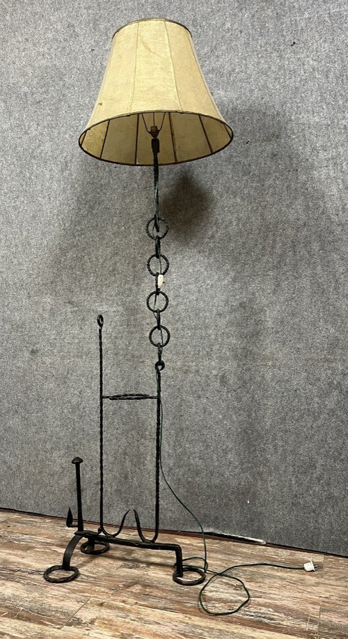 Lampada da terra vintage a catena, circa 1970.