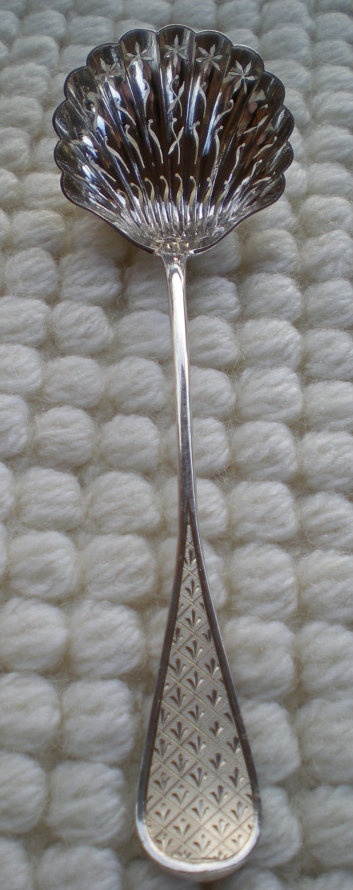 Cuillère à saupoudrer Napoléon III XIX ème en argent massif poinçon minerve