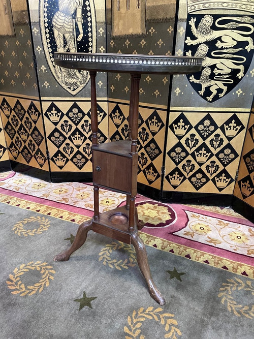 Säulentisch im Louis XVI-Stil