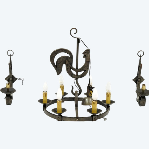 ARTISANS DE MAROLLES Ensemble Lustre et Appliques au coq en fer forgé