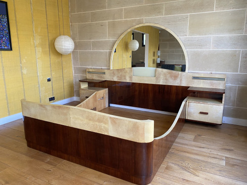 Grande letto con comodini integrati in palissandro e pergamena, Art Déco, XX secolo