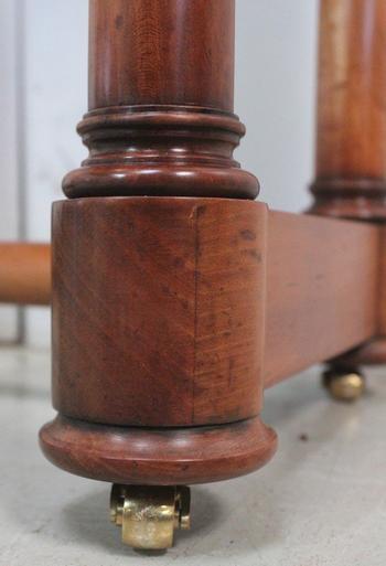 Kleine Chiffonnière in fester Kirsche, Reich - 1. Teil 19. Jahrhundert