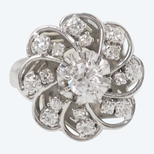 Bague marguerite en or blanc platine et diamants