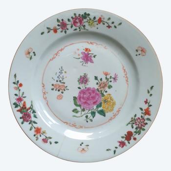 18th century Chinese porcelain plate decorated with flowers