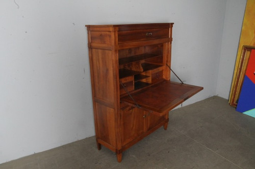 Antique walnut folding secretaire from the late 18th century. Louis XVI. Size 95 x 39 h 139. Restore