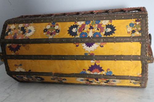 Ancient Florentine cradle from the 17th century in wood and ancient fabrics. Size 80 x 38 h40