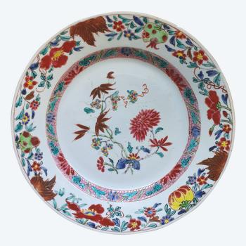 Vibrantly coloured 18th c Chinese porcelain plate 