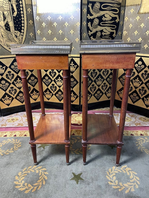 Paire De Tables De Chevet De Style Louis XVI