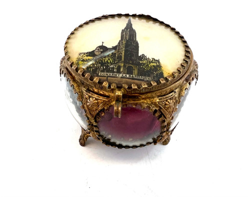 Old jewelry box, 19th century wedding ring.
