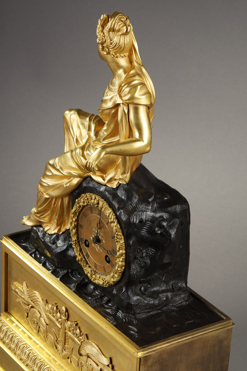 Restoration period Clock in gilt bronze with a young woman