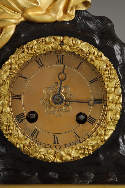Restoration period Clock in gilt bronze with a young woman