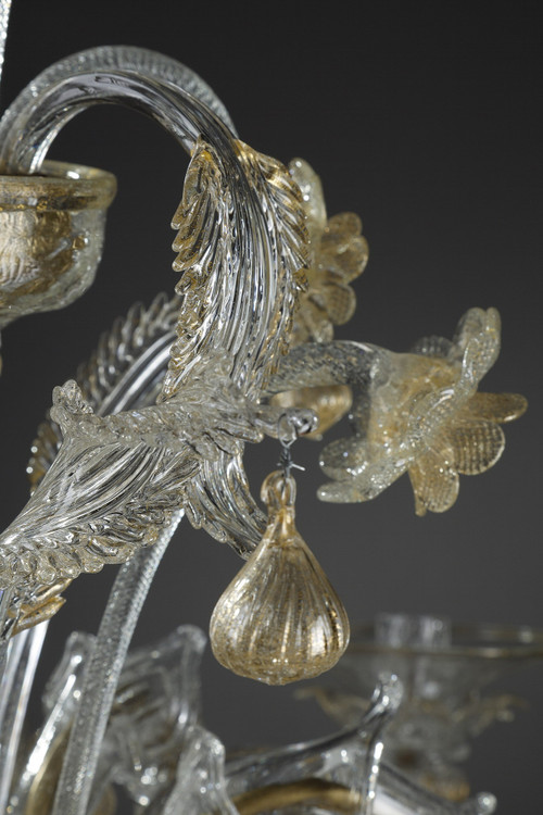 LARGE MURANO GLASS CHANDELIER WITH EIGHT ARMS OF LIGHT DECORATED WITH GOLD 