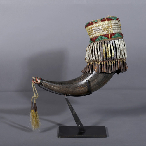 Libatory-Becher aus Büffelhorn – Sioux, USA