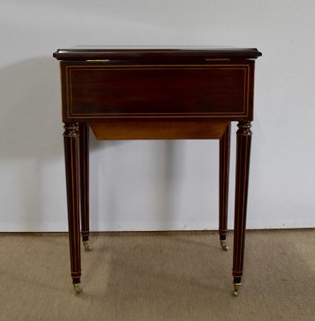  Petite table travailleuse, époque Charles X – Début XIXe 