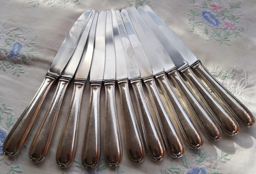 12 Dessert-/Käse-/Dessertmesser, silberne Metallgriffe, Orfèvrerie Saint Médard