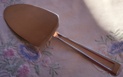Magnificent little art deco pie server in solid Minerva silver Orfèvrerie Ravinet d'Enfert