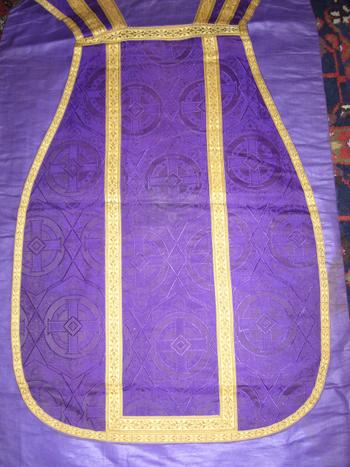 Chasuble in purple damask and 19th century embroidery