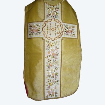 Chasuble en drap doré et broderie 19e siècle