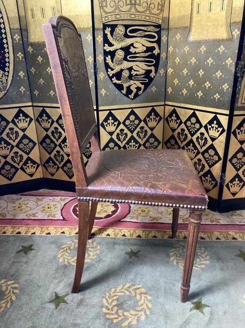 Suite di 10 sedie in pelle in stile Luigi XVI