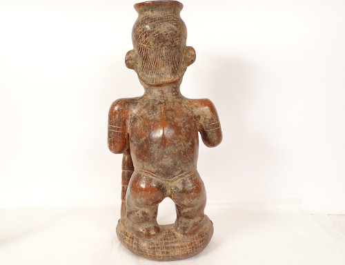 Präkolumbianische Skulptur Colima Mexiko Schamane stehend Stock Schlange Erde