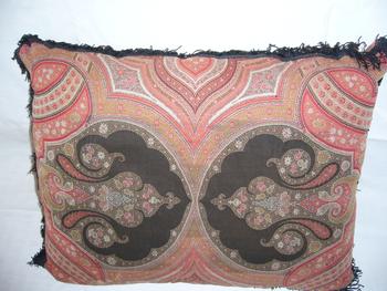 Cuscino e passamaneria in cashmere del XIX secolo