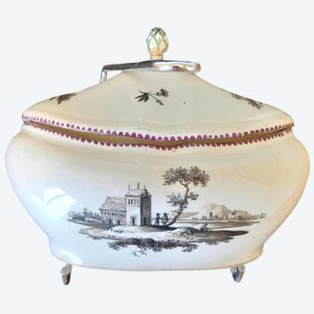 Porcelain sugar bowl: Vienna 18th century.