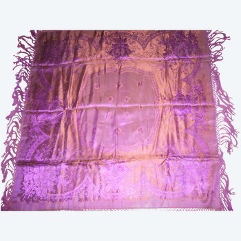 Damask shawl with changing effect and 19th century fringes