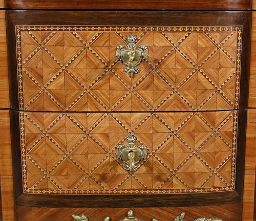 Cassettone in palissandro e amaranto, stile Luigi XV / Luigi XVI di Transizione – Fine XIX secolo