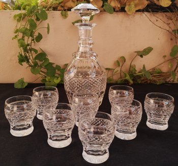 Service à liqueur modèle "Trianon" en cristal Saint-Louis (1 carafe + 8 verres)