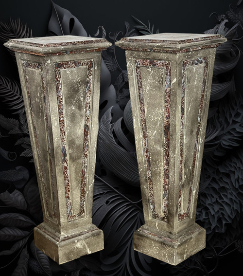 PAIR OF SHEATHS / SELLETTES / IN MARBLE-LIKE PATINATED WOOD FROM THE 1900S