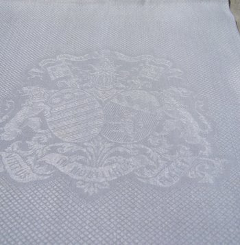 16 armorial napkins from the 19th century