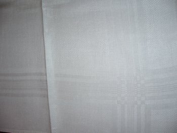 16 armorial napkins from the 19th century