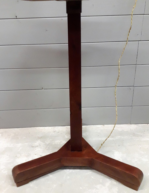Lampada da terra in mogano con ripiano centrale anni '60 '70