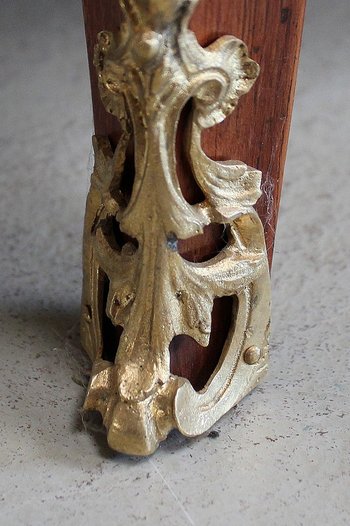Comò Sauteuse in palissandro e legno viola, transizione Luigi XV / Luigi XVI - seconda parte del XIX secolo