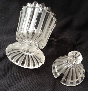 Crystal mustard bowl signed BACCARAT Art Deco