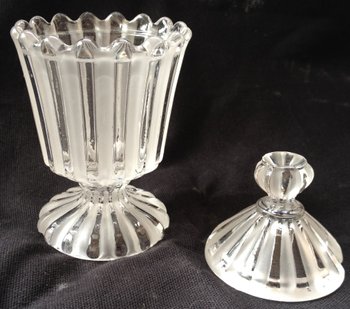 Crystal mustard bowl signed BACCARAT Art Deco