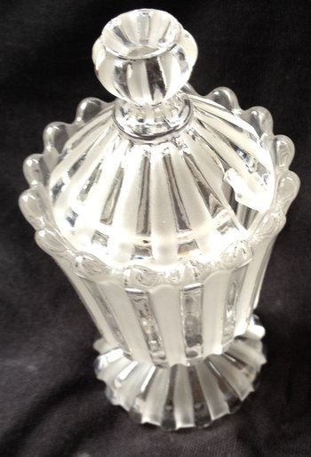 Crystal mustard bowl signed BACCARAT Art Deco