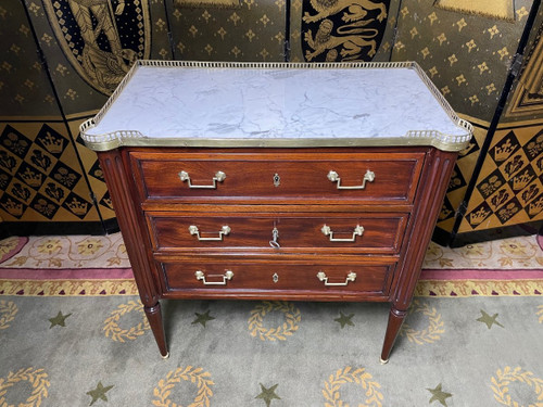 Commode En Acajou De Style Louis XVI