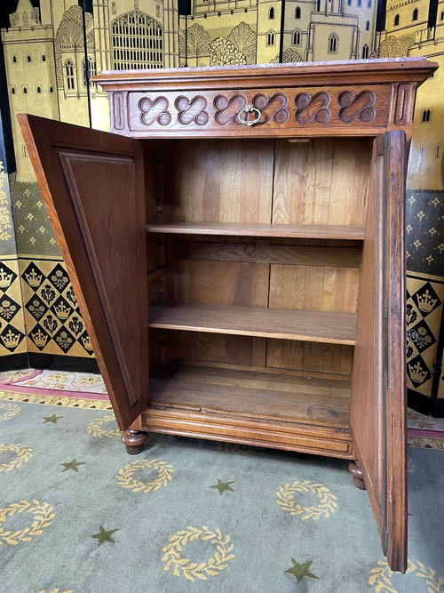 Gothic-Renaissance style sideboard in oak 1900