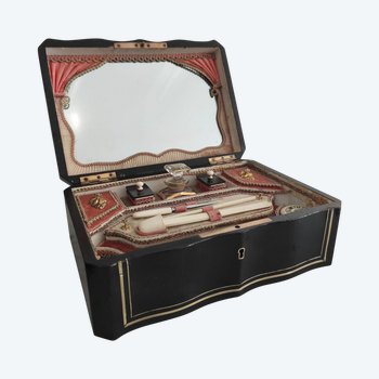 Napoleon III sewing box, including its accessories and bottle