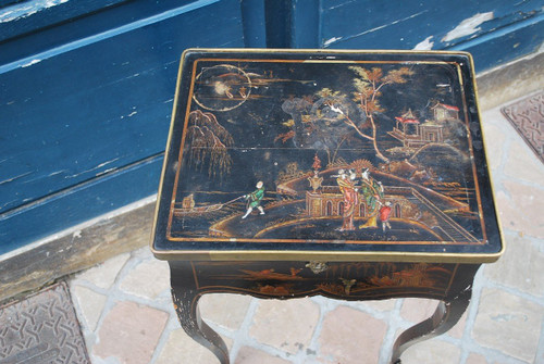 Small Louis XV Period Table, 18th Century Chinese Decor