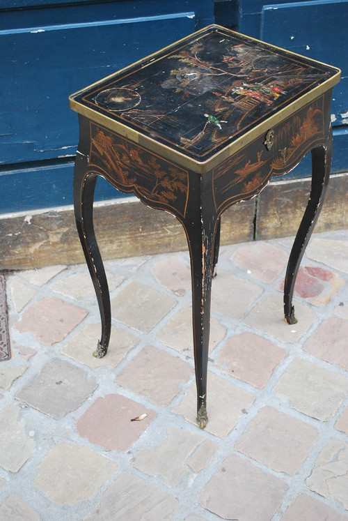 Small Louis XV Period Table, 18th Century Chinese Decor