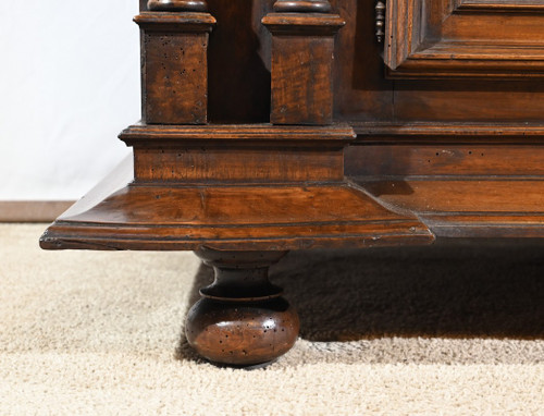 Small two-part sideboard in solid walnut, Renaissance style - Mid-19th century