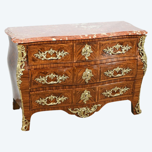 Commode Tombeau en Marqueterie de Bois de Violette, style Transition Louis XIV/Louis XV – 1ère Parti