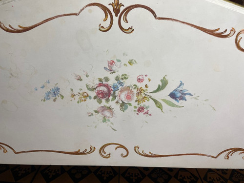 Commode De Style Louis XV En Bois Peint