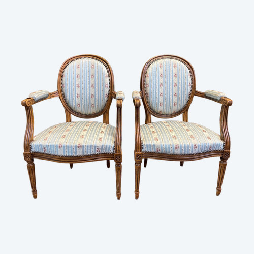 Paire De Fauteuils De Style Louis XVI