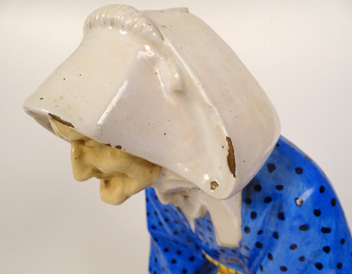 Large sculpture Nicot Faïence Henriot Quimper Old Woman Quenouille XXè