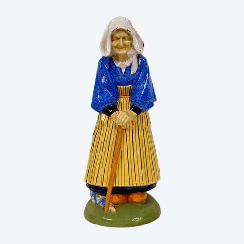 Large sculpture Nicot Faïence Henriot Quimper Old Woman Quenouille XXè